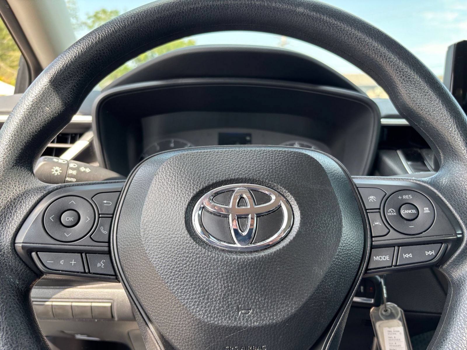 Thumbnail: 2025 Toyota Corolla - 25