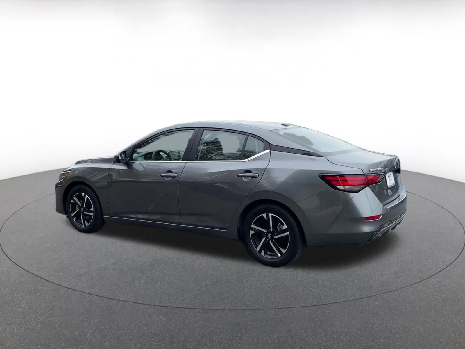 Thumbnail: 2025 Nissan Sentra - 10