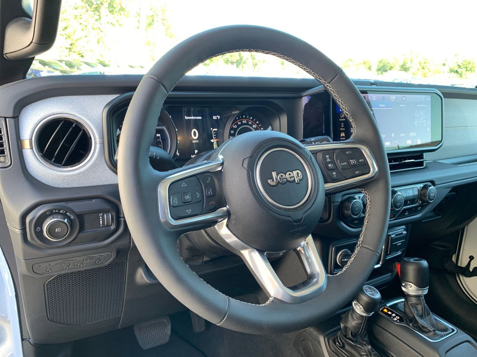 Thumbnail: 2025 Jeep Wrangler - 33