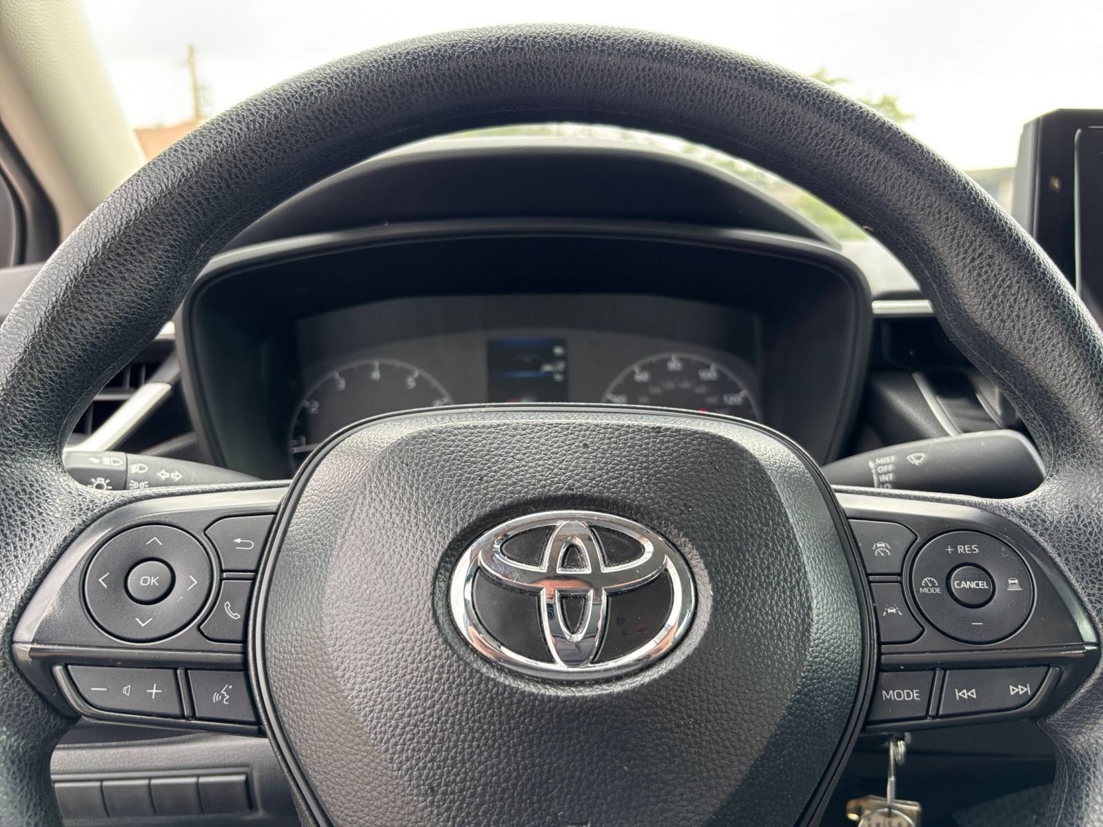 Thumbnail: 2025 Toyota Corolla - 25