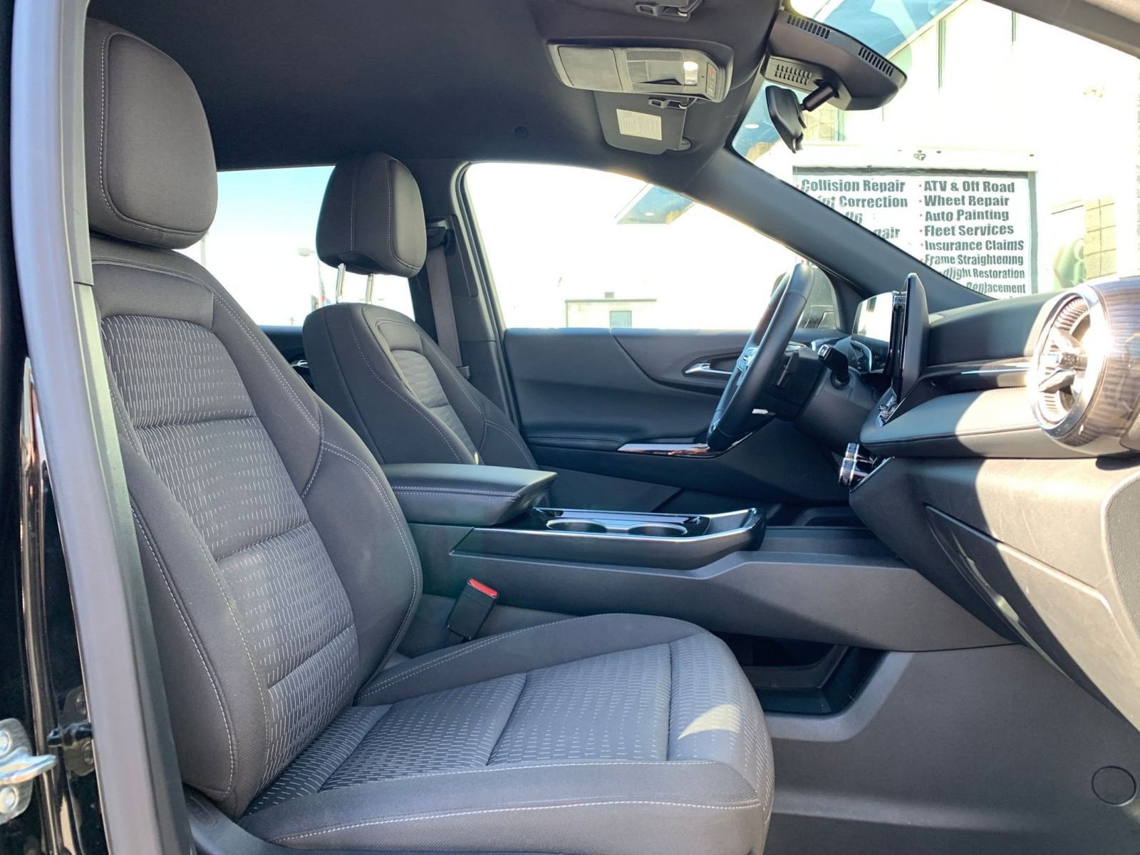 Thumbnail: 2025 Chevrolet Equinox - 35