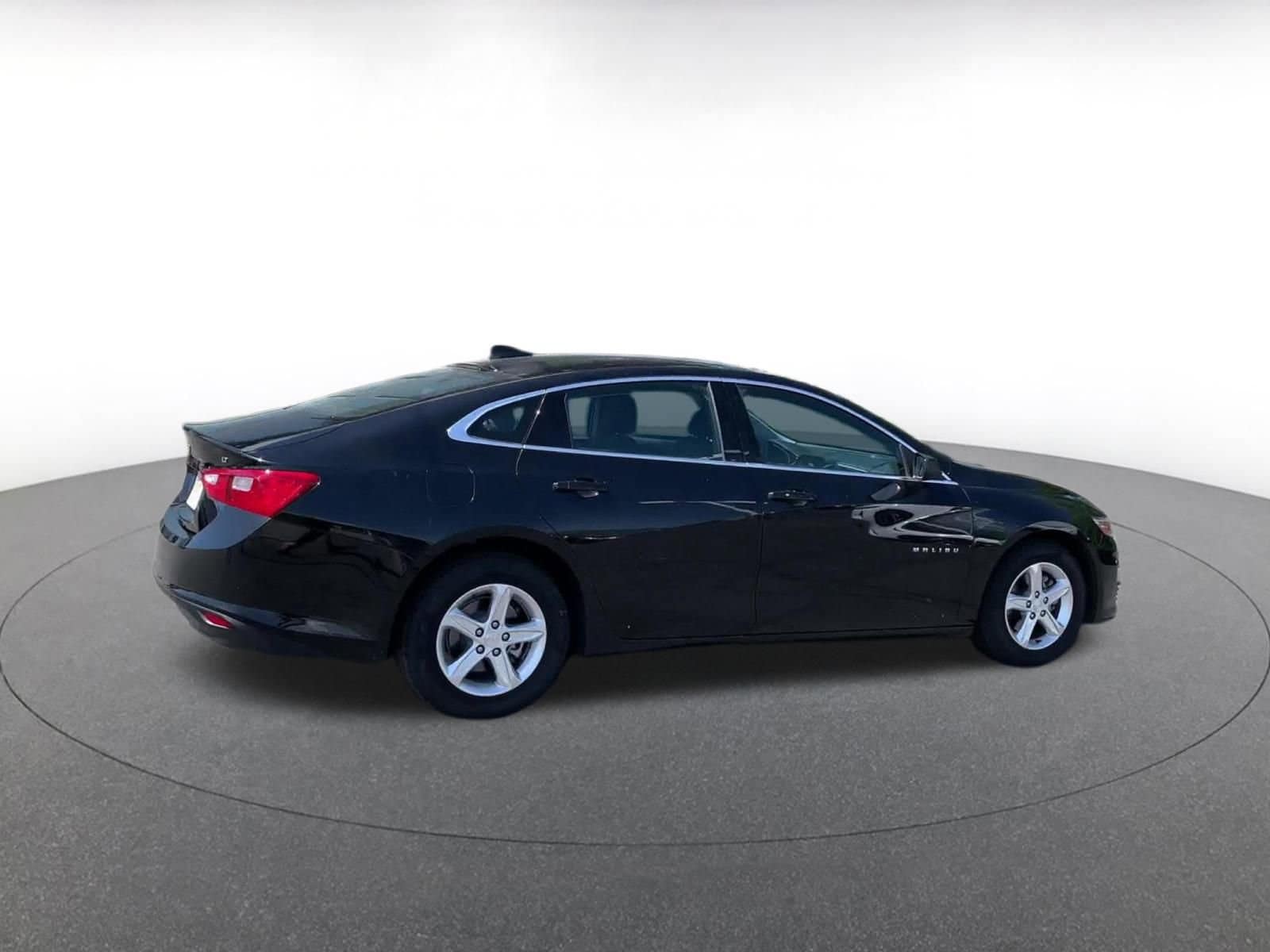 Thumbnail: 2023 Chevrolet Malibu - 15