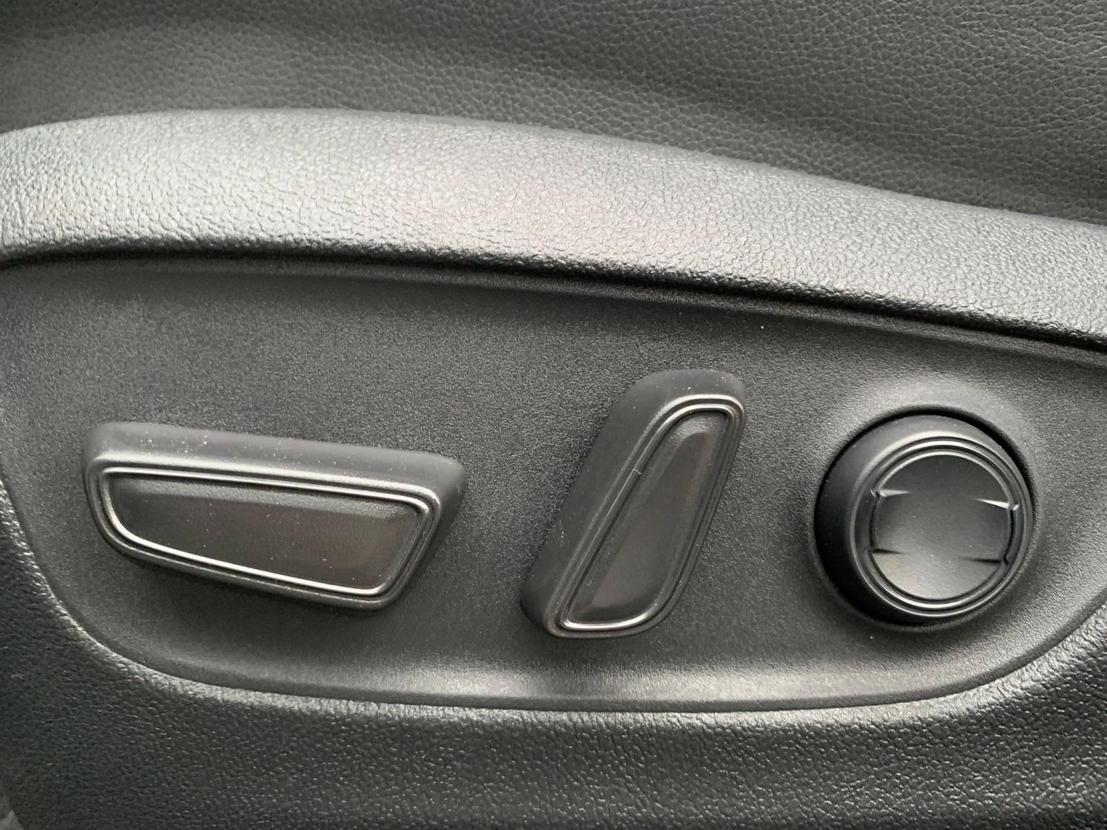 Thumbnail: 2025 Toyota Highlander - 25