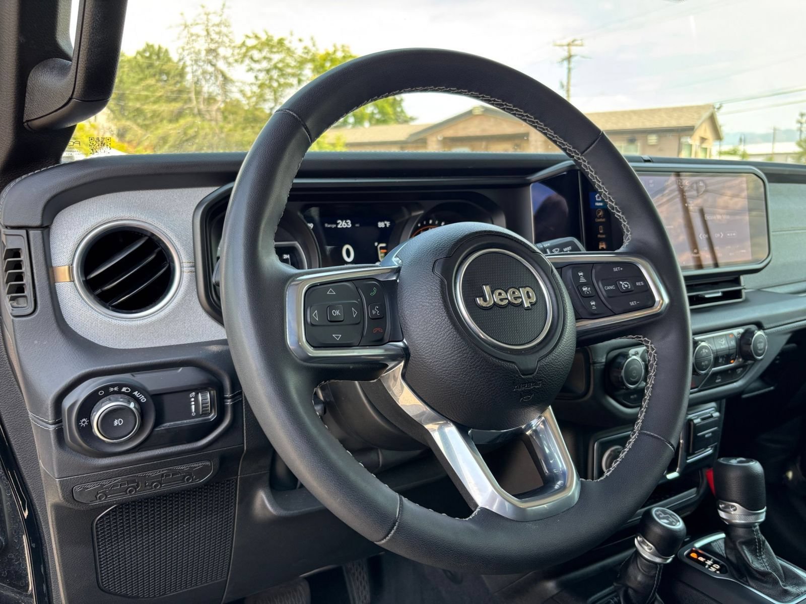 Thumbnail: 2025 Jeep Wrangler - 34