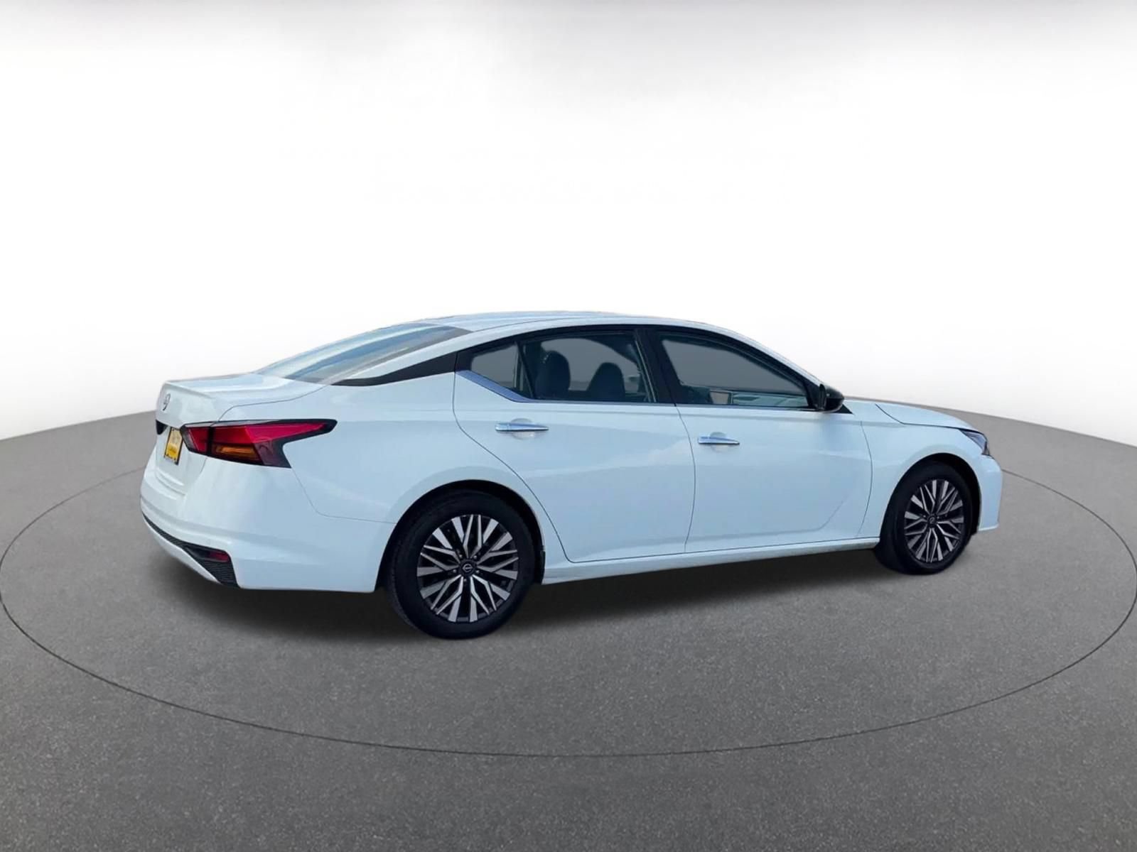 Thumbnail: 2025 Nissan Altima - 12