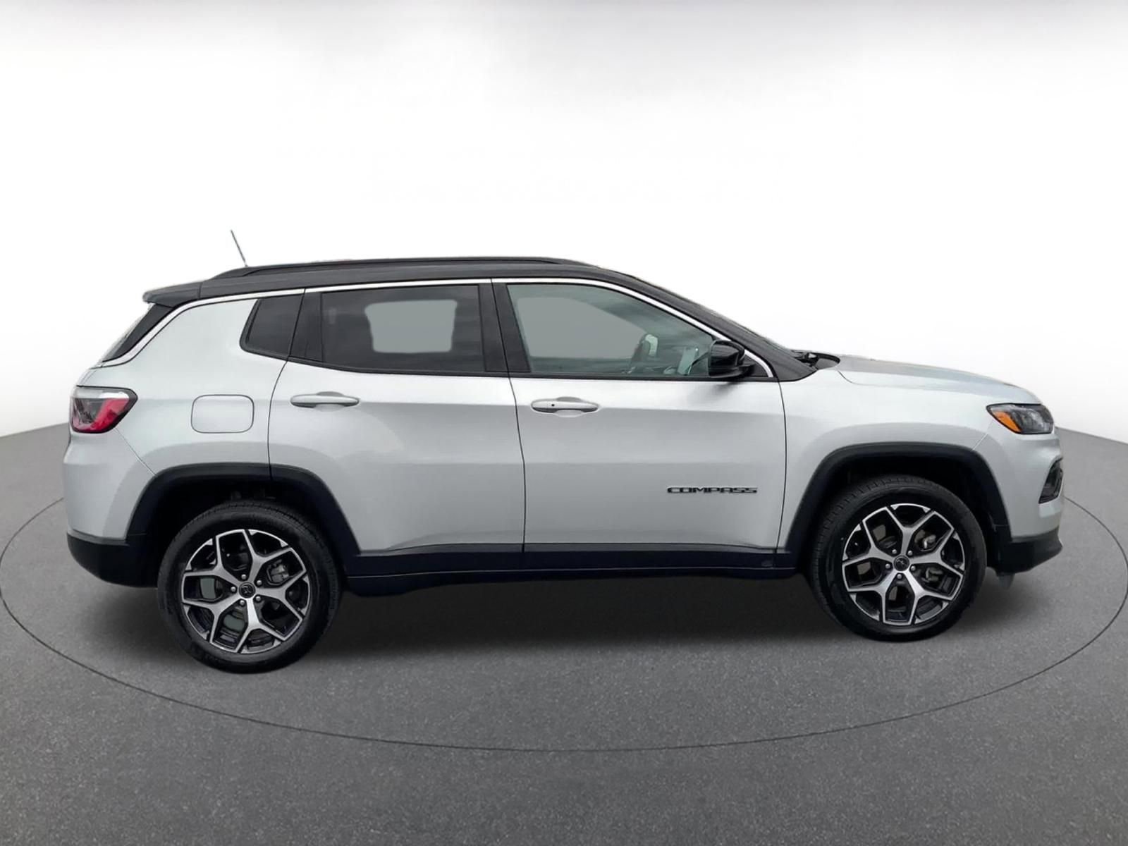 Thumbnail: 2025 Jeep Compass - 16