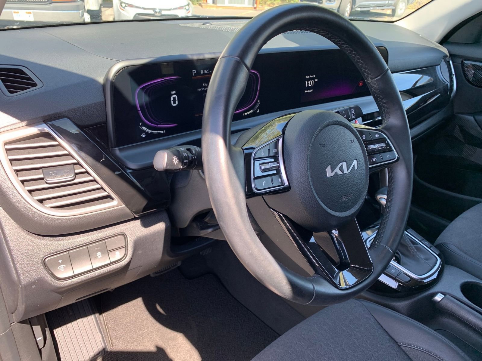 Thumbnail: 2025 Kia Seltos - 33