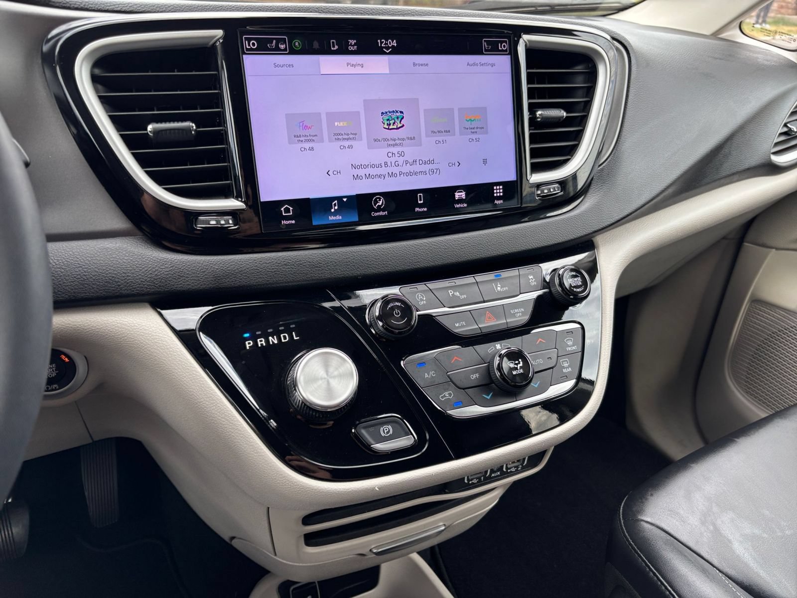 Thumbnail: 2024 Chrysler Pacifica - 16