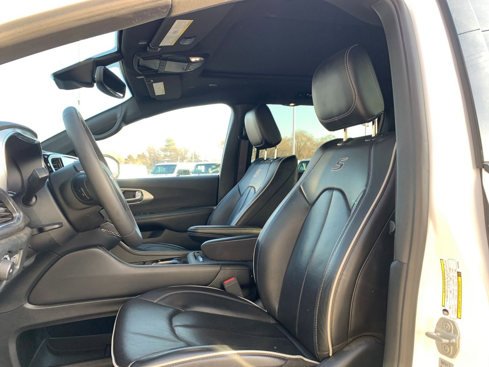 Thumbnail: 2025 Chrysler Pacifica - 30