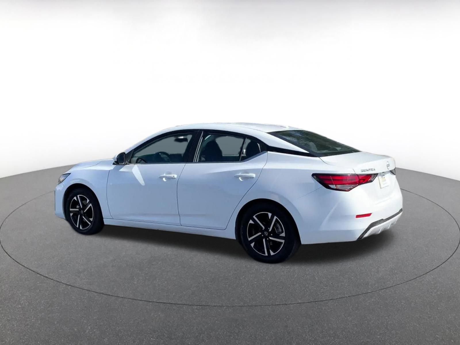 Thumbnail: 2024 Nissan Sentra - 10