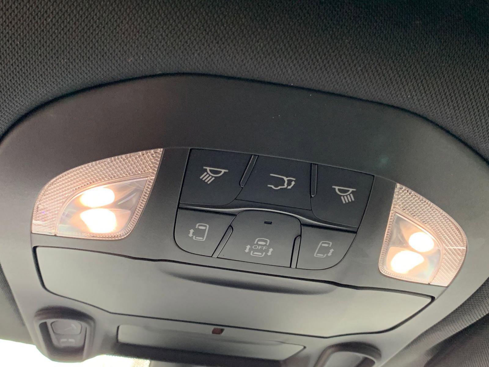 Thumbnail: 2025 Chrysler Pacifica - 25