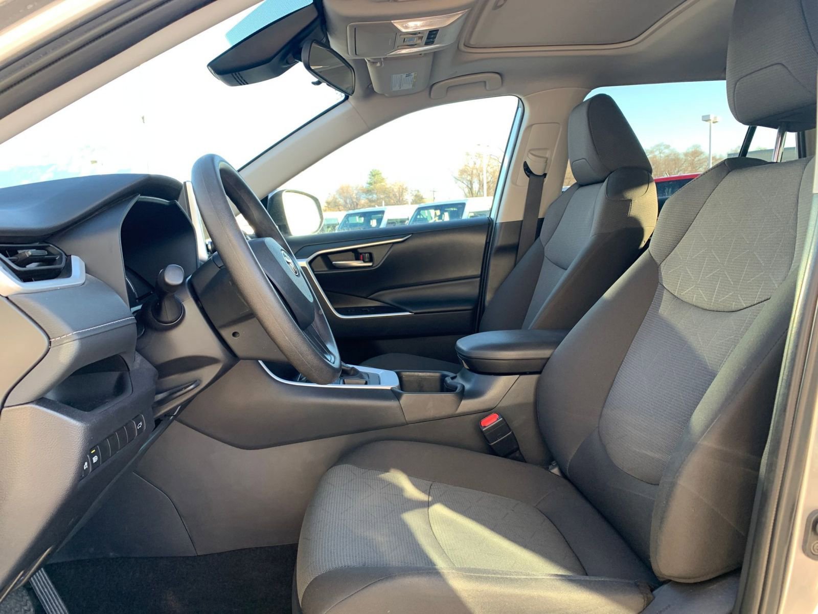 Thumbnail: 2025 Toyota RAV4 - 27