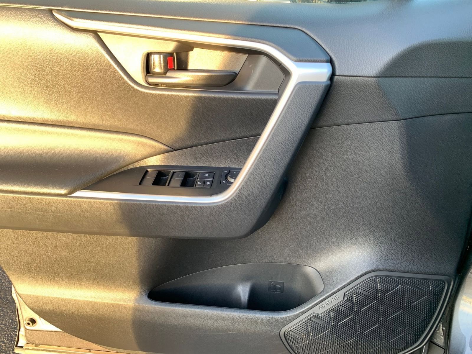 Thumbnail: 2025 Toyota RAV4 - 20