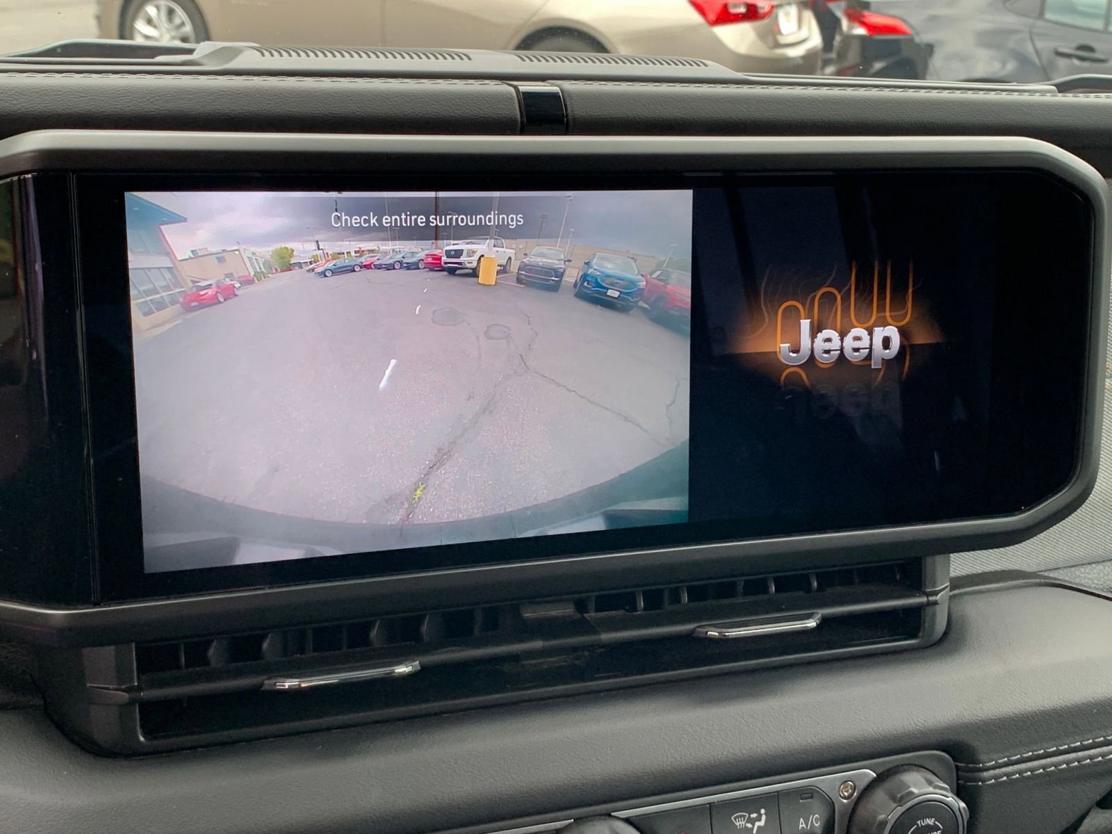 Thumbnail: 2025 Jeep Wrangler - 17