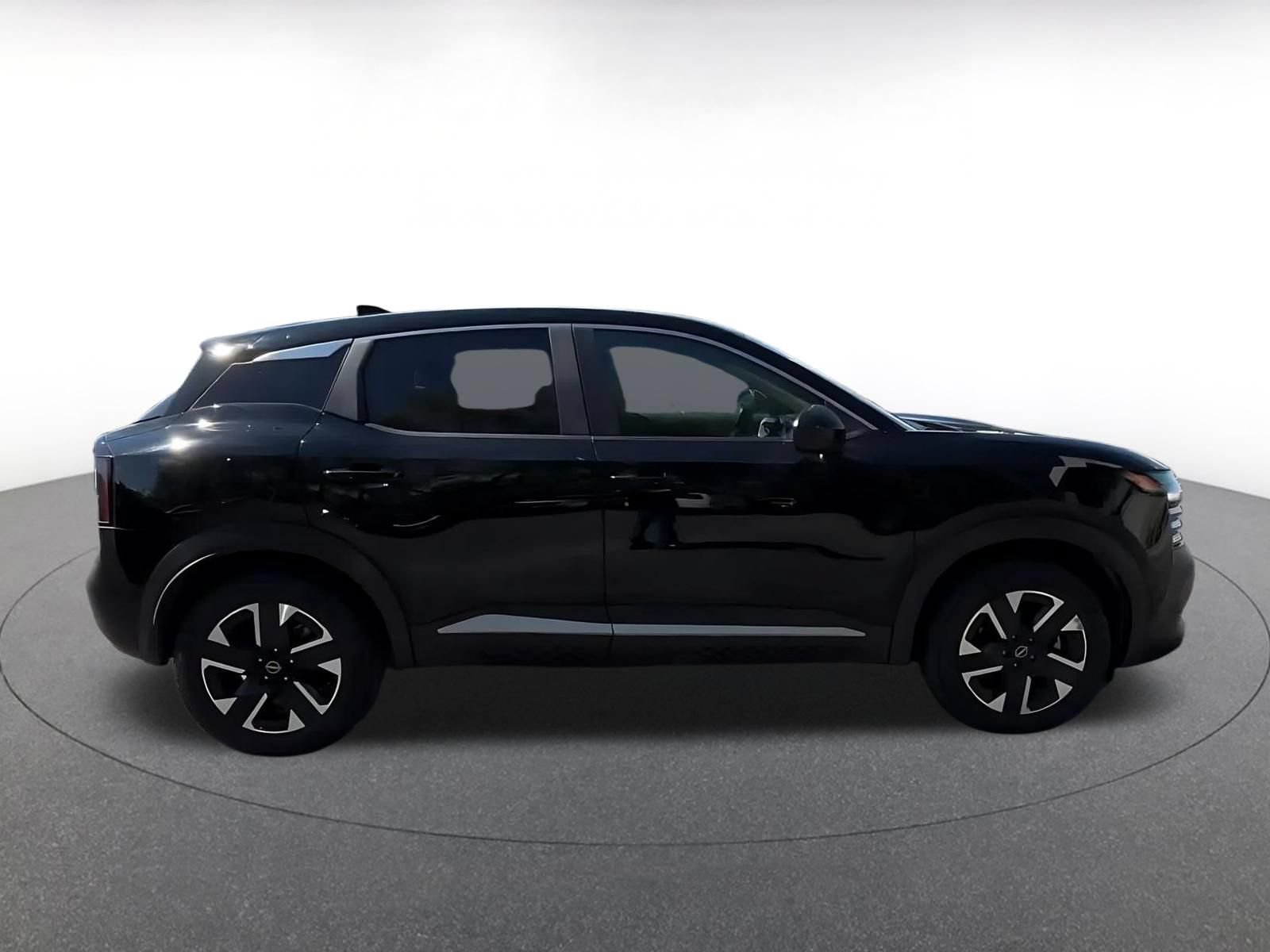 Thumbnail: 2025 Nissan Kicks - 16