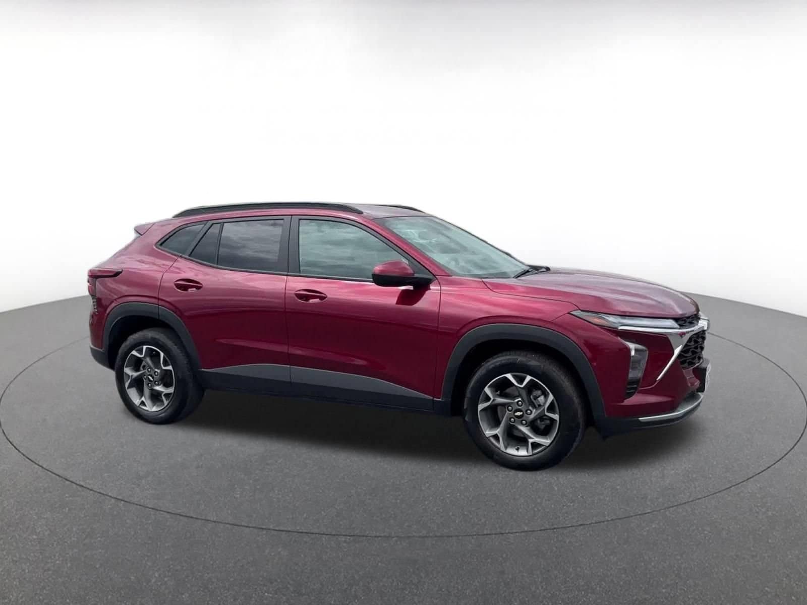 Thumbnail: 2025 Chevrolet Trax - 2