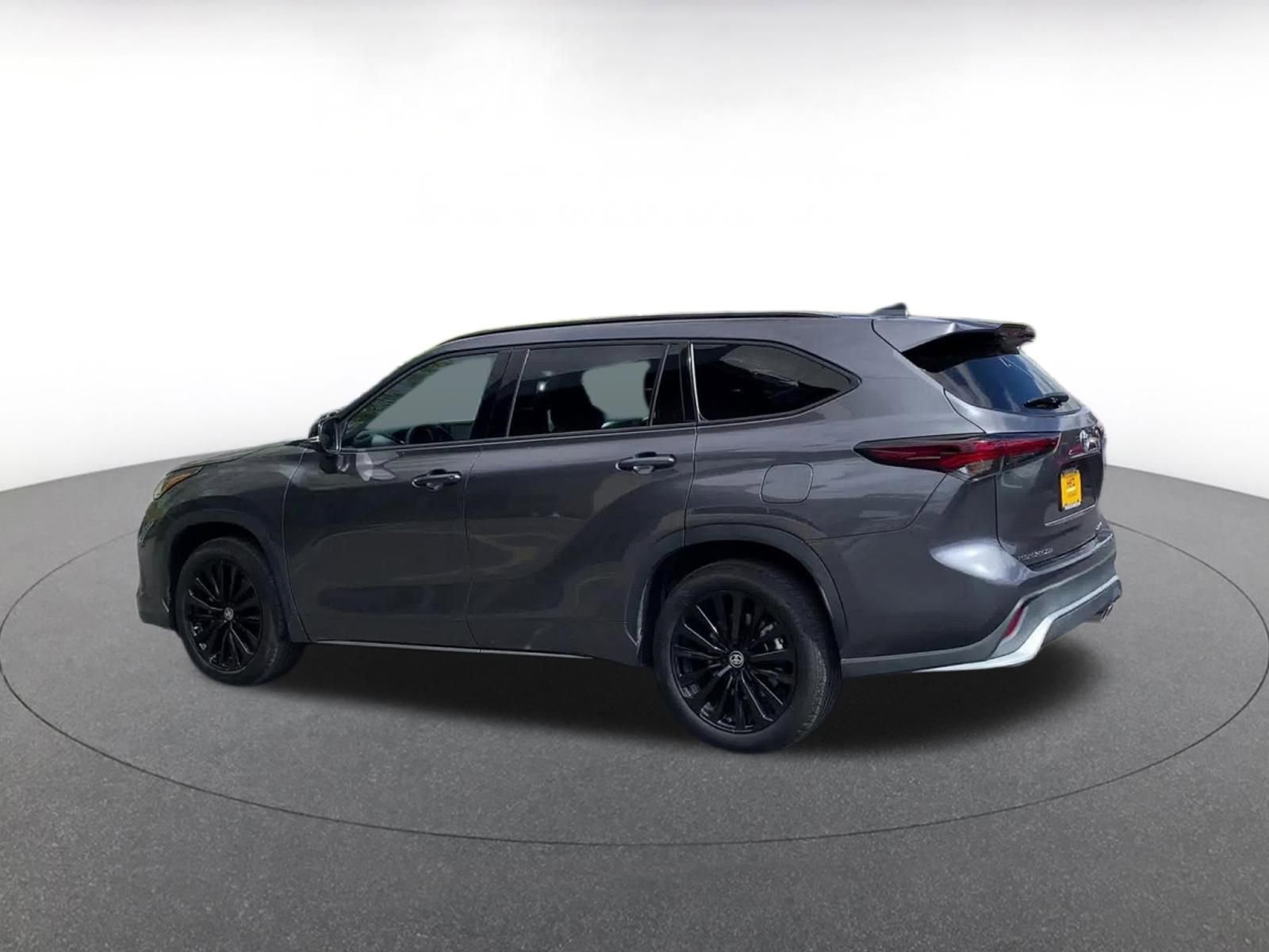 Thumbnail: 2025 Toyota Highlander - 10