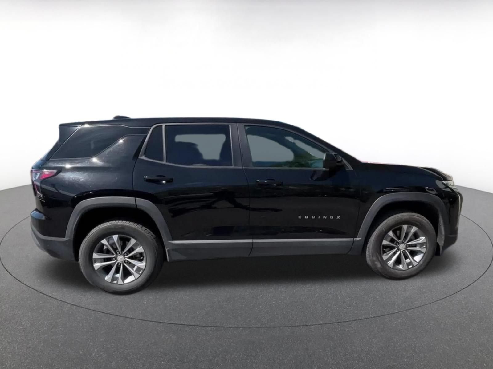 Thumbnail: 2025 Chevrolet Equinox - 16