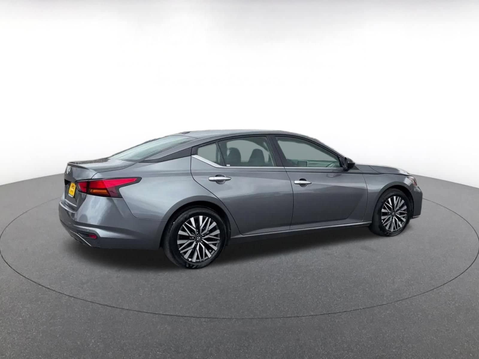 Thumbnail: 2025 Nissan Altima - 12