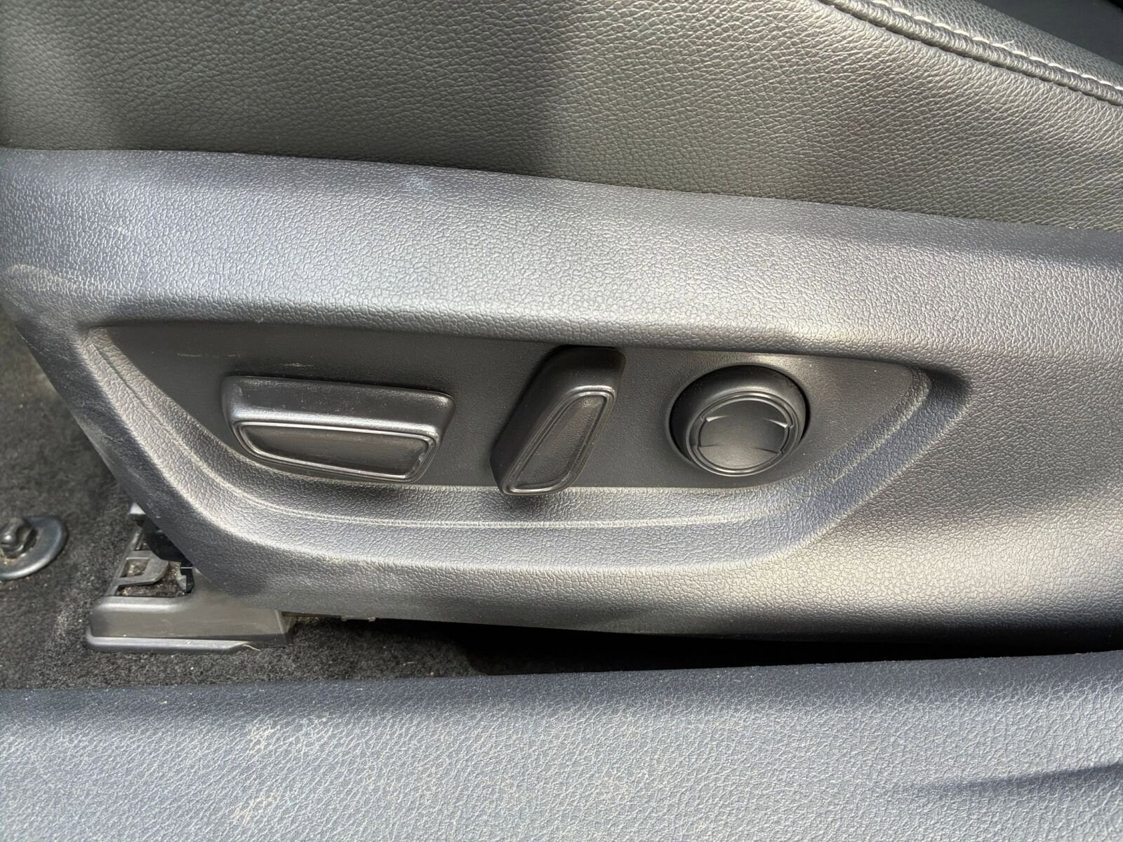 Thumbnail: 2025 Toyota Camry - 22