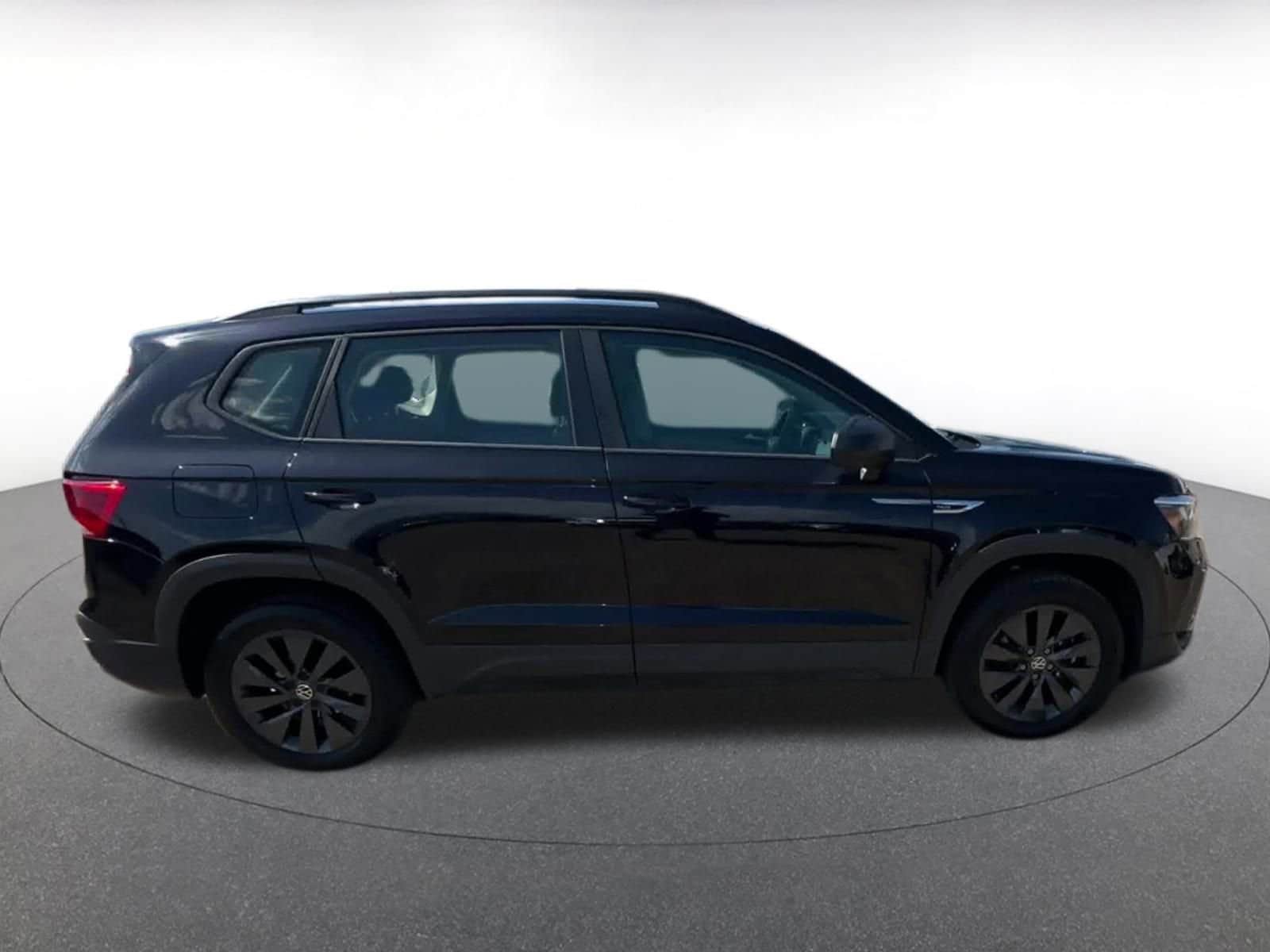 Thumbnail: 2024 Volkswagen Taos - 16