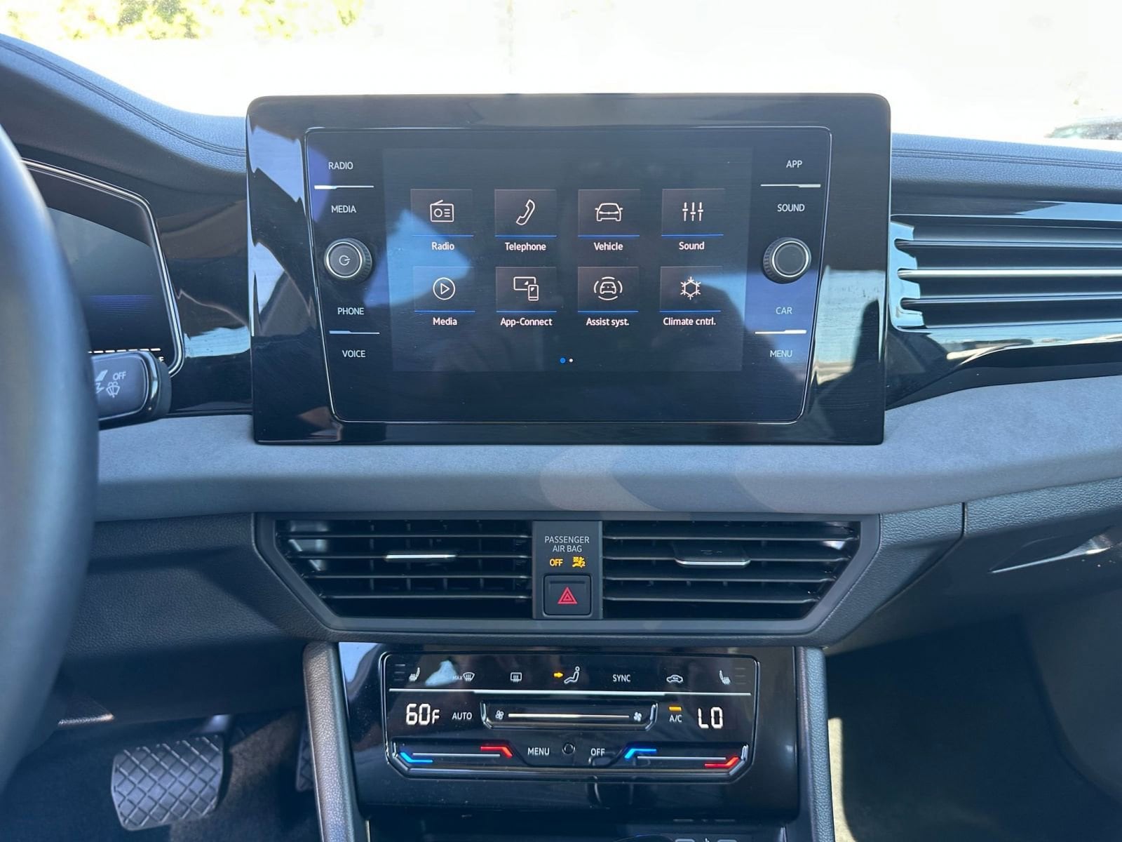 Thumbnail: 2025 Volkswagen Jetta - 21