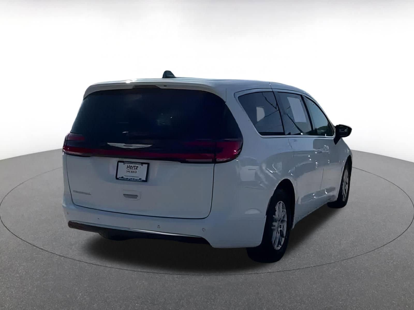 Thumbnail: 2024 Chrysler Pacifica - 12