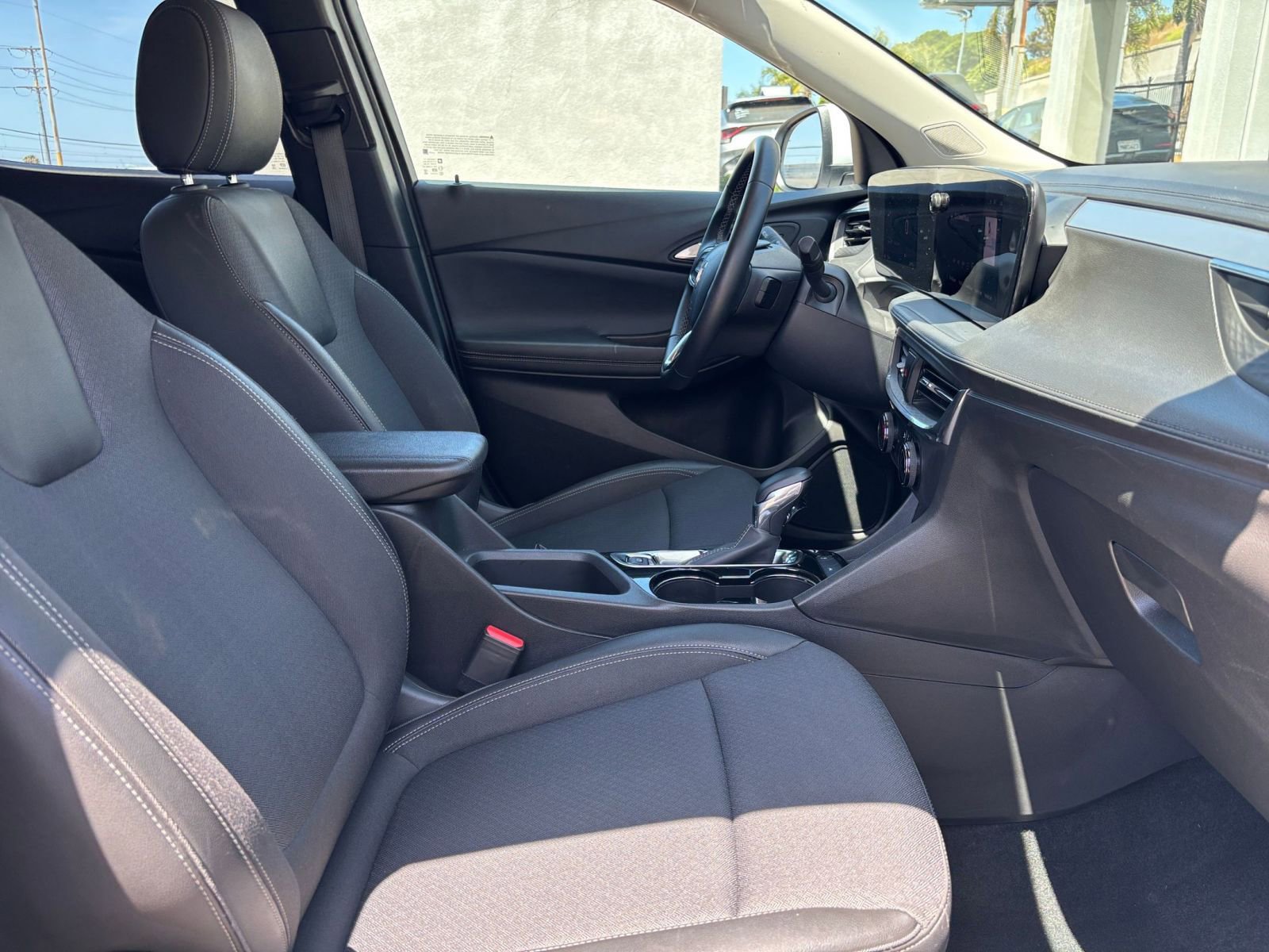 Thumbnail: 2025 Buick Encore GX - 35