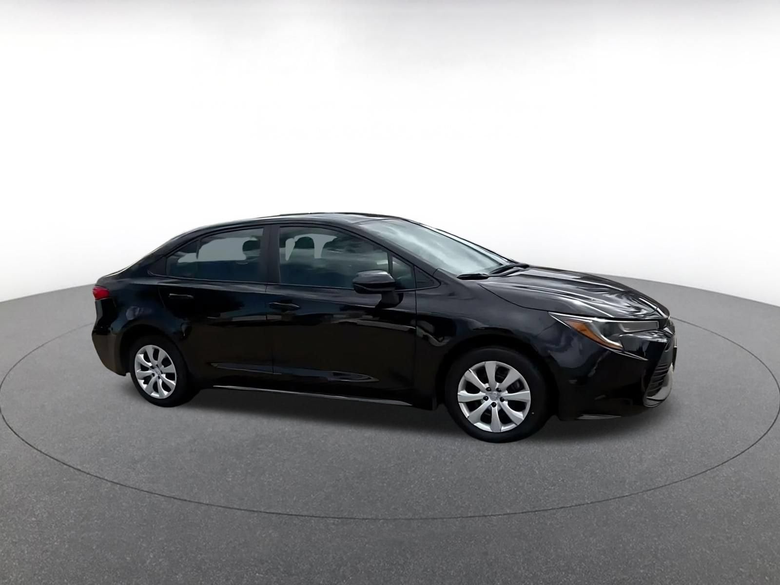 Thumbnail: 2025 Toyota Corolla - 2