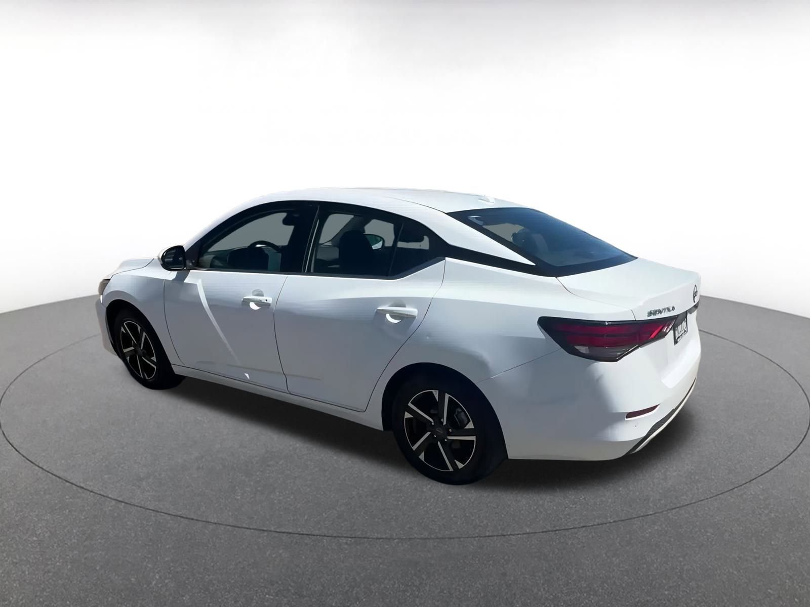 Thumbnail: 2024 Nissan Sentra - 10