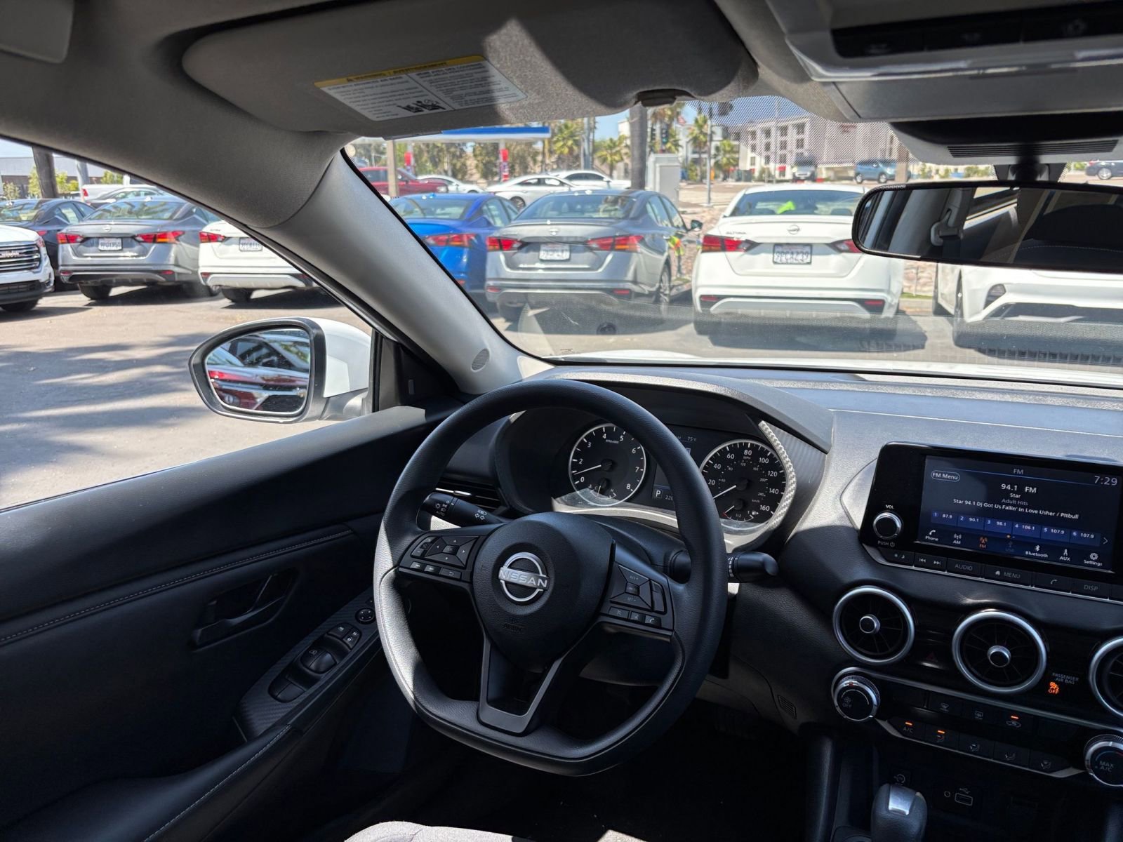 Thumbnail: 2025 Nissan Sentra - 32
