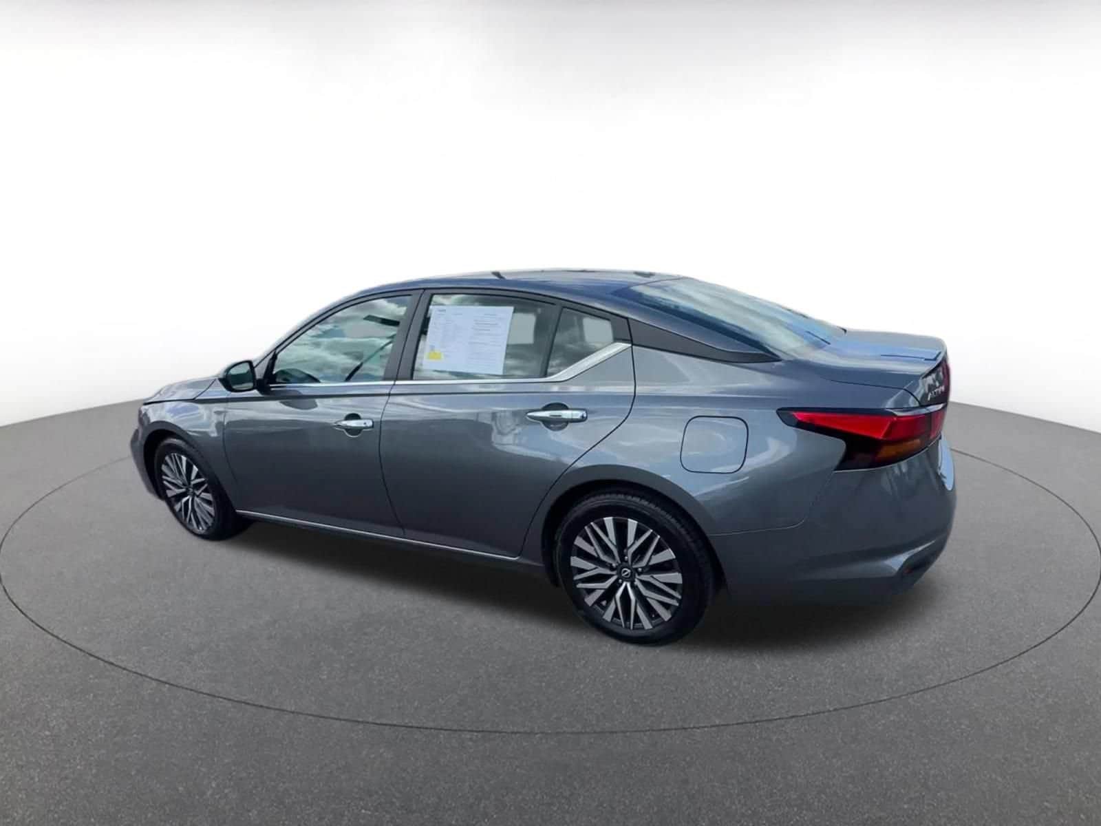 Thumbnail: 2025 Nissan Altima - 9