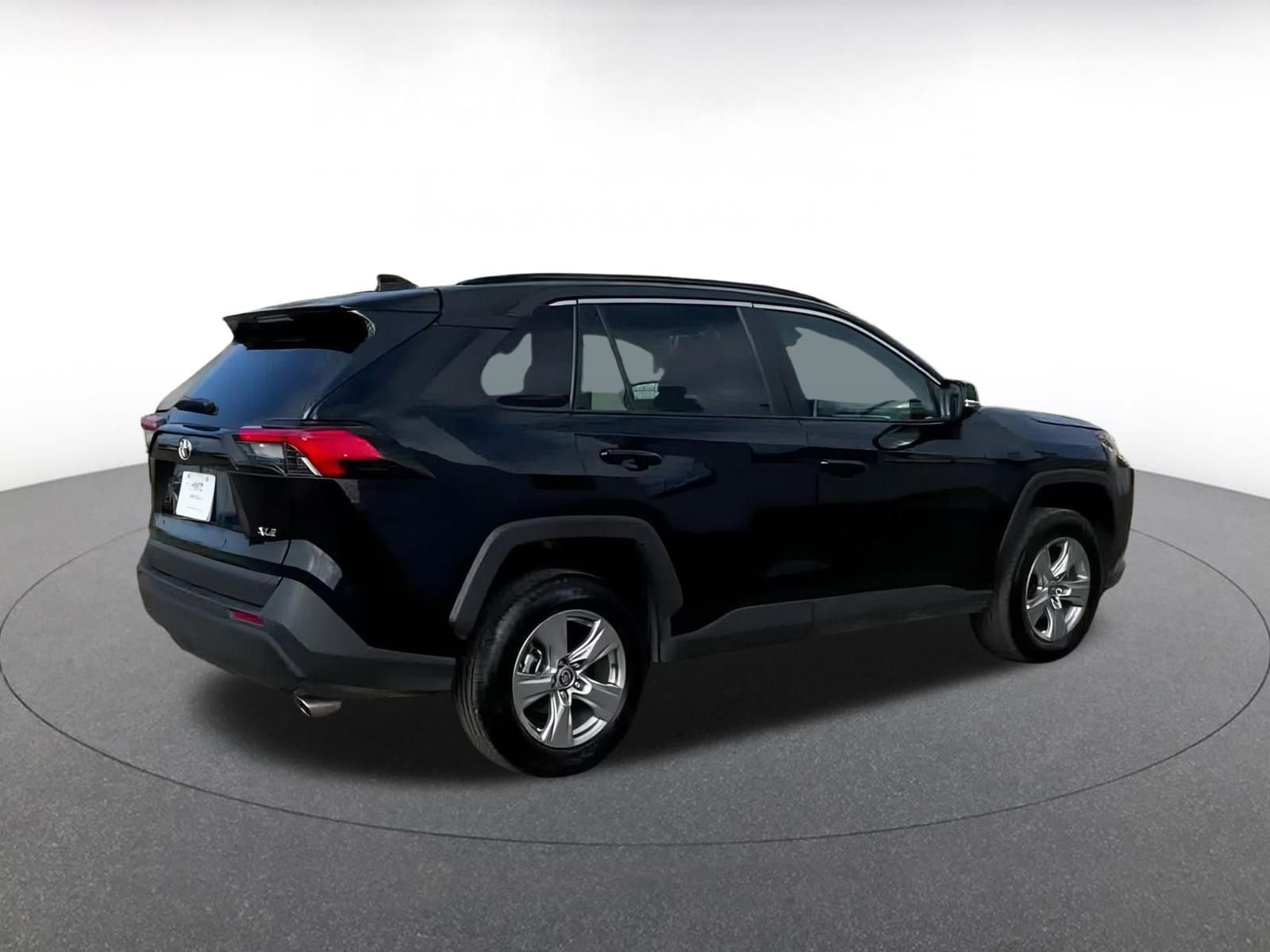 Thumbnail: 2025 Toyota RAV4 - 15