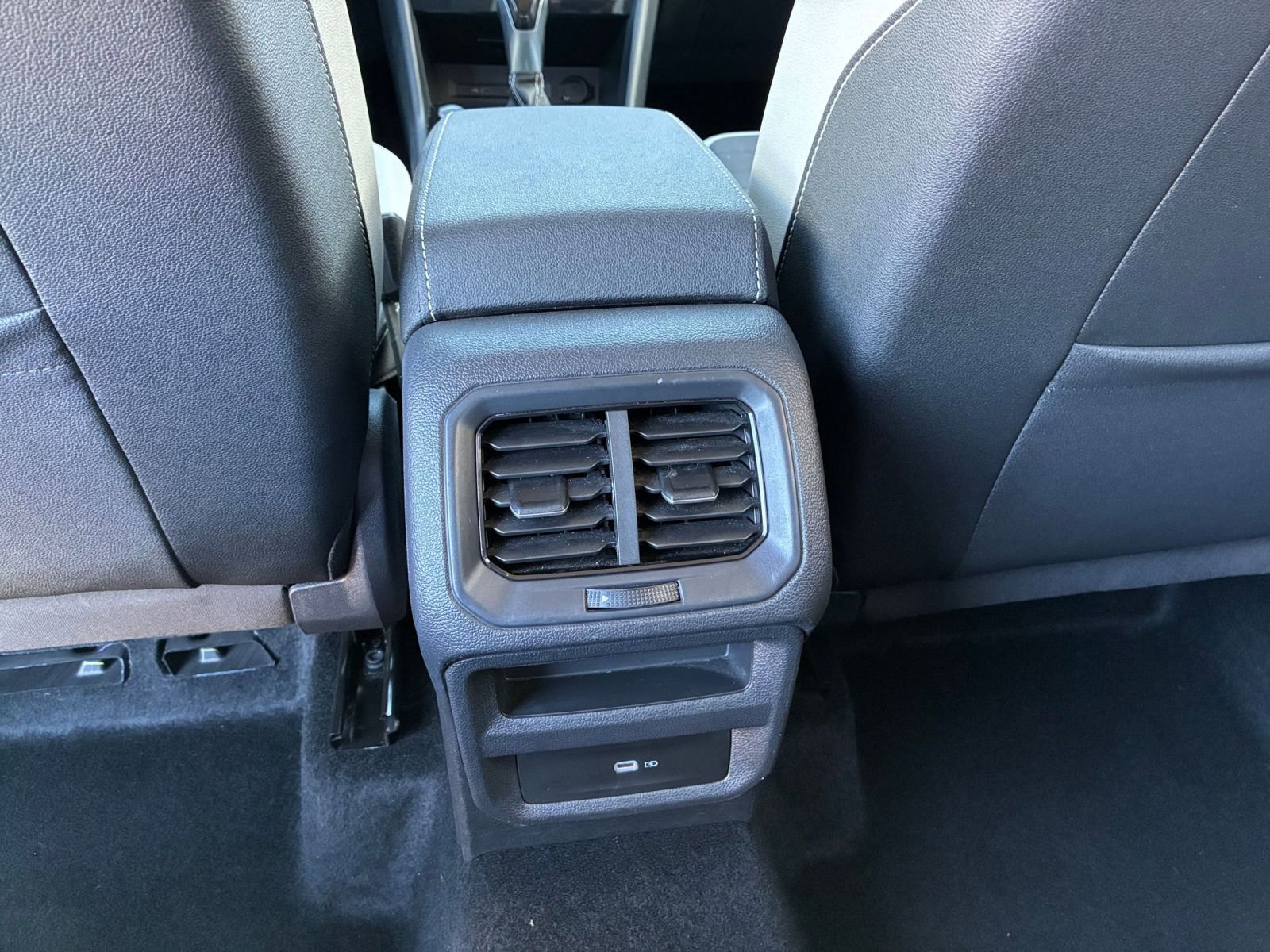 Thumbnail: 2025 Volkswagen Taos - 23