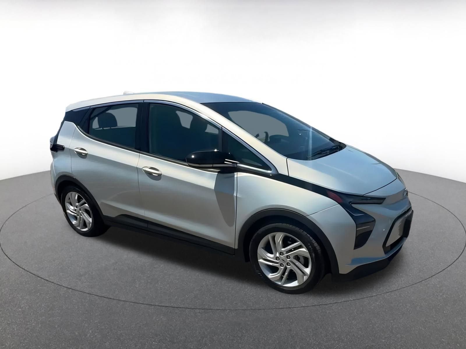 Thumbnail: 2023 Chevrolet Bolt EV - 2