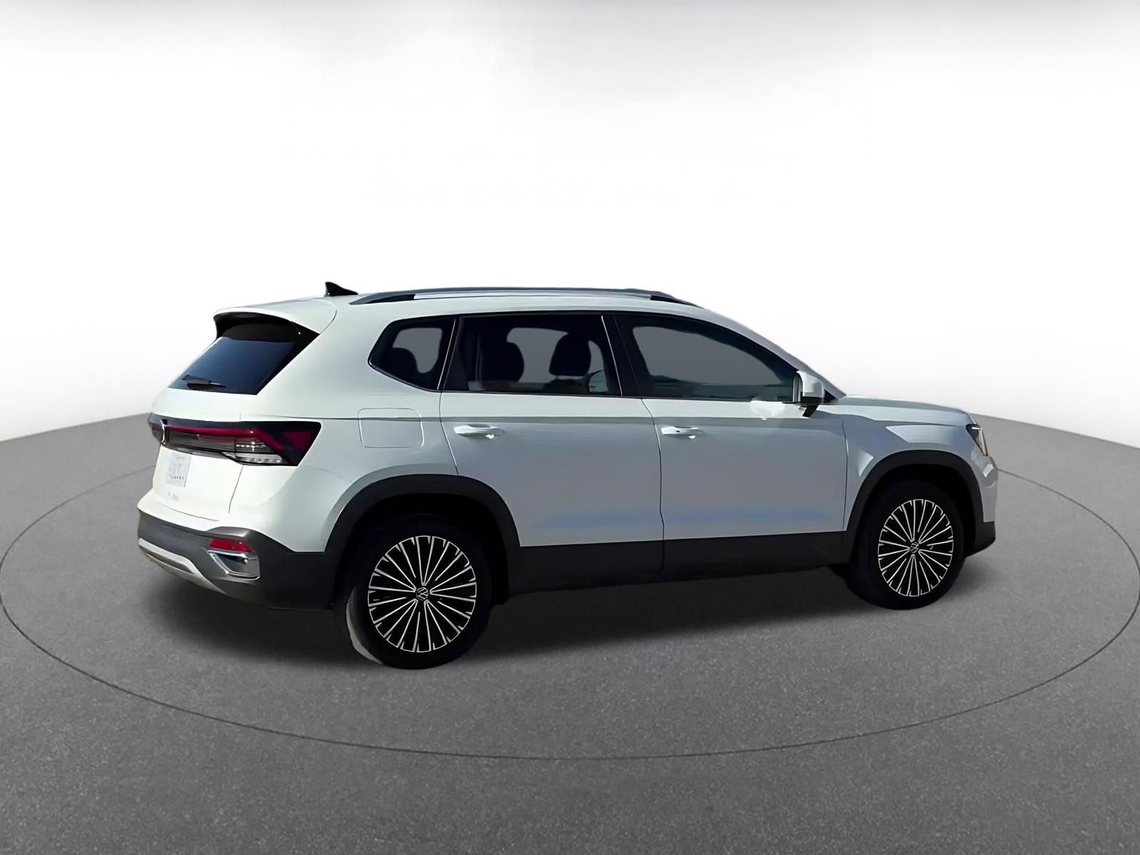 Thumbnail: 2025 Volkswagen Taos - 14