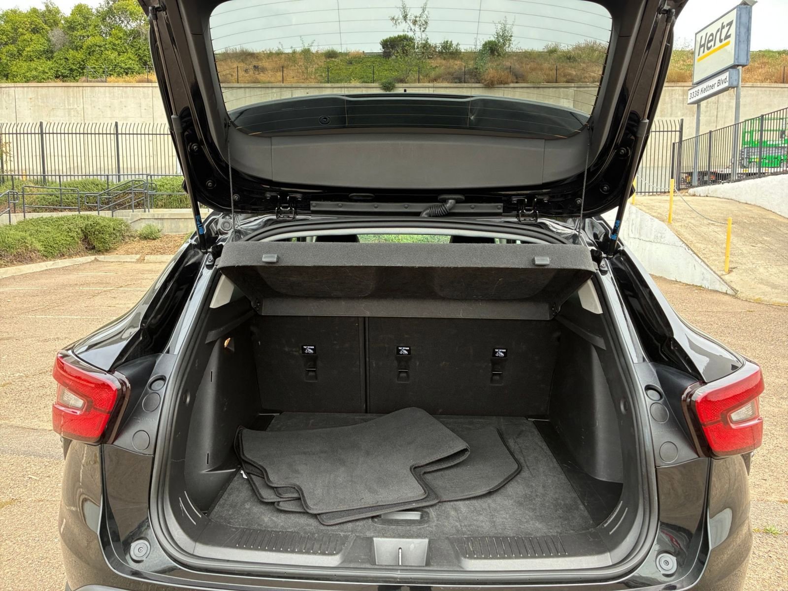 Thumbnail: 2025 Chevrolet Trax - 30