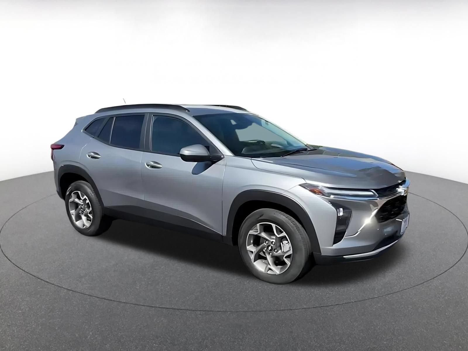 Thumbnail: 2025 Chevrolet Trax - 2