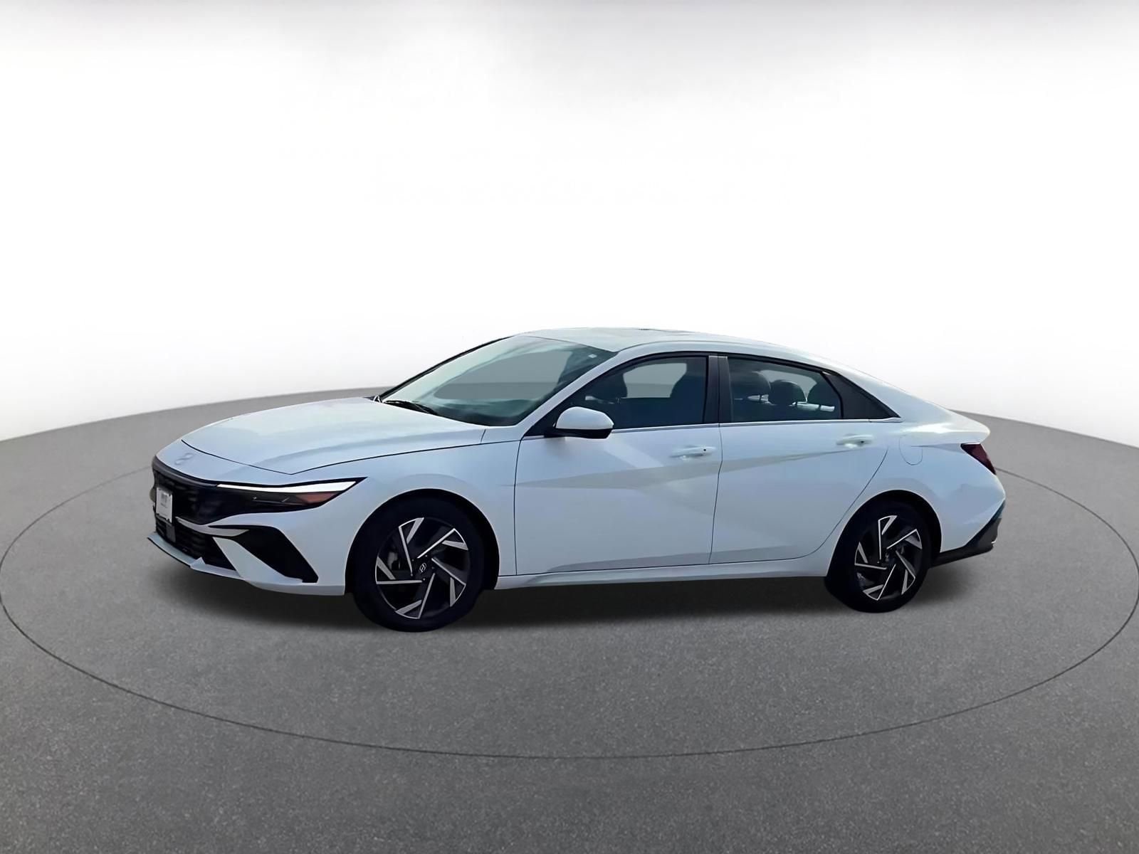 Thumbnail: 2025 Hyundai Elantra - 8