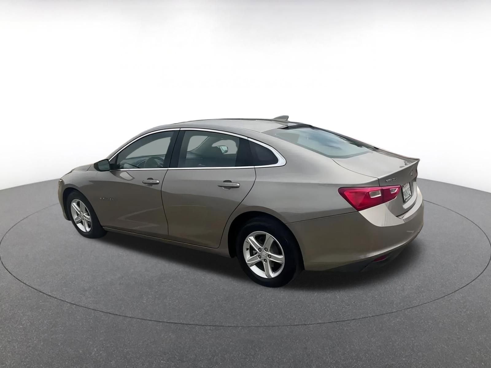Thumbnail: 2024 Chevrolet Malibu - 10