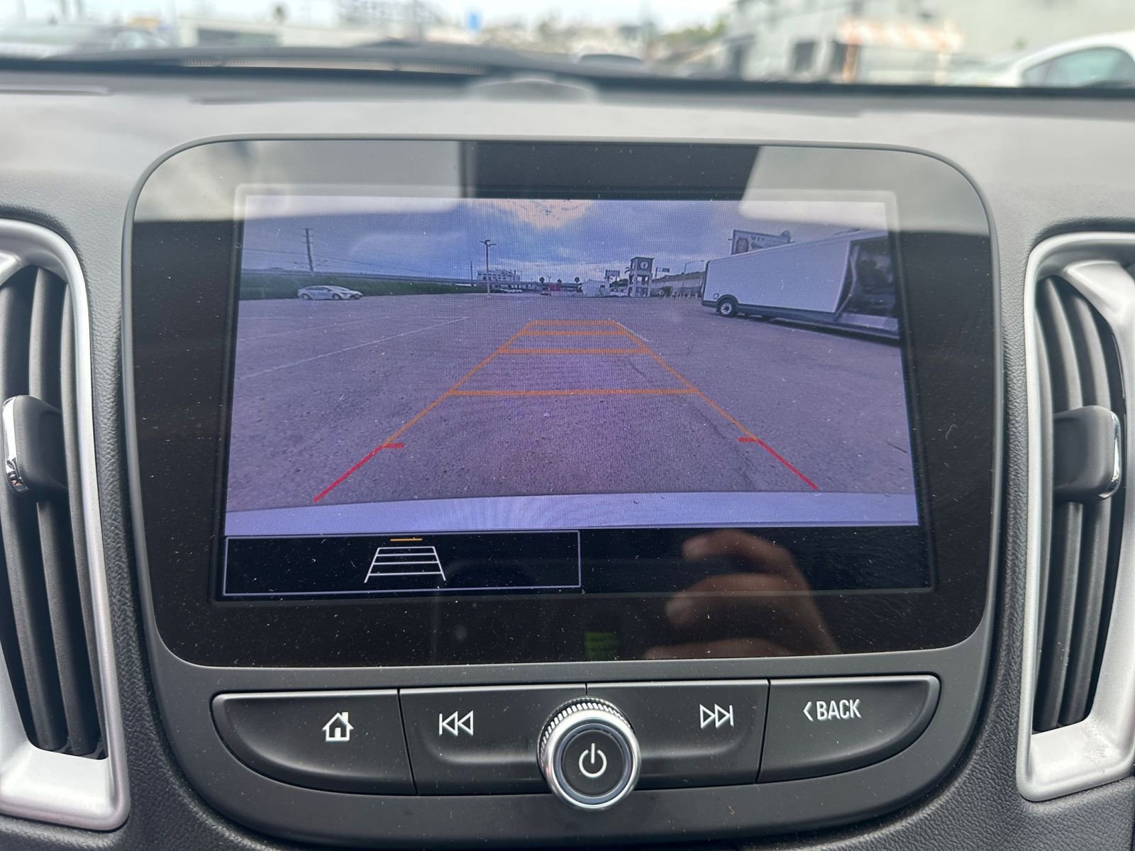 Thumbnail: 2024 Chevrolet Malibu - 17