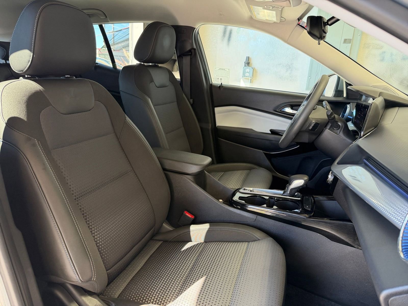 Thumbnail: 2025 Chevrolet Trax - 34