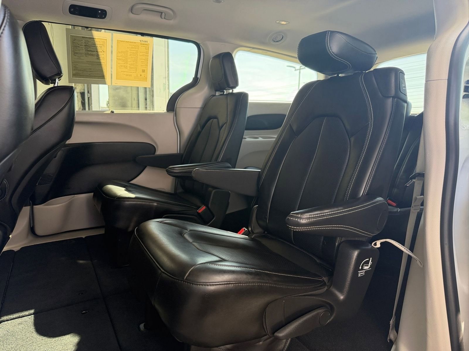 Thumbnail: 2024 Chrysler Pacifica - 25