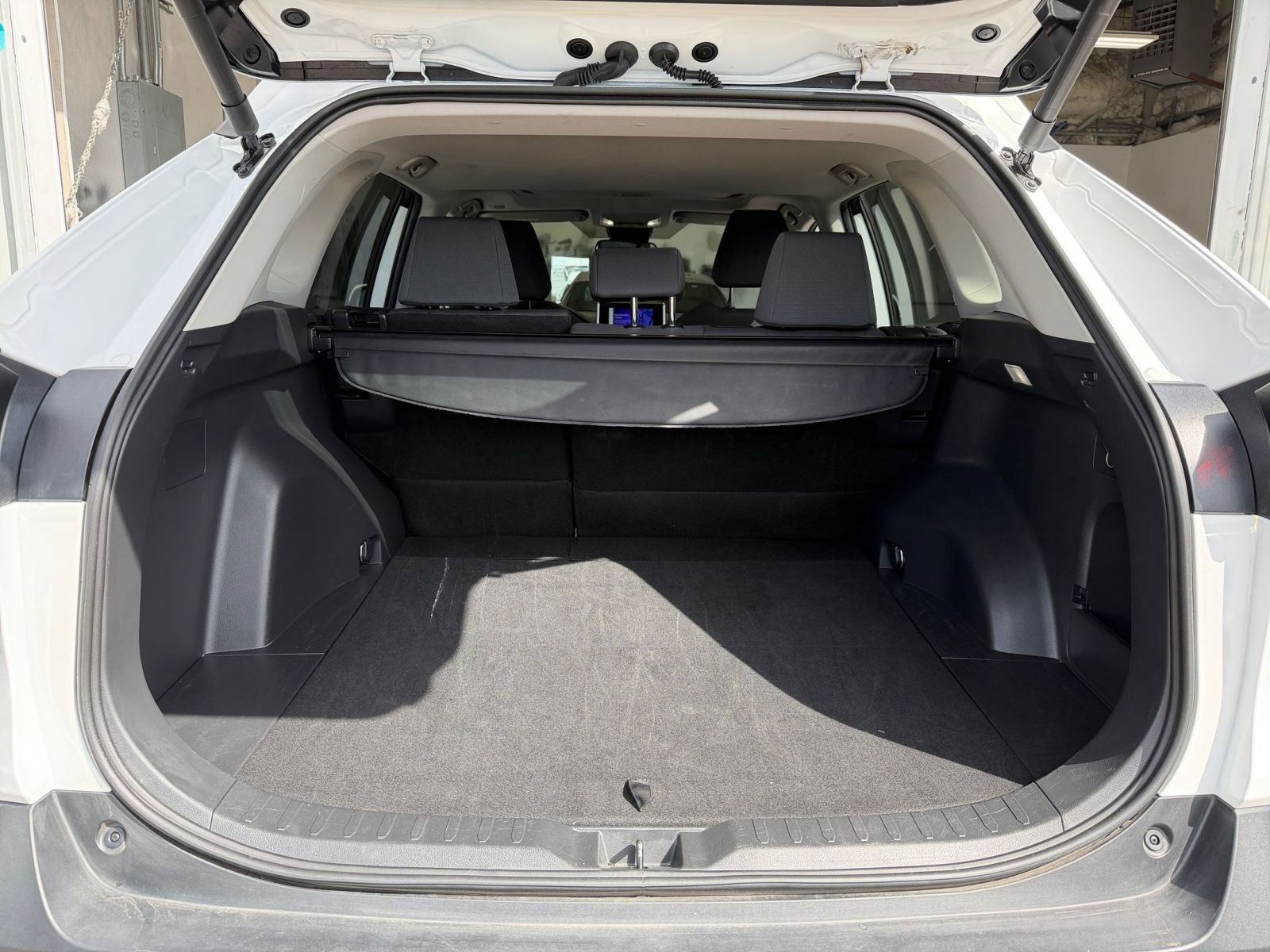 Thumbnail: 2025 Toyota RAV4 - 33