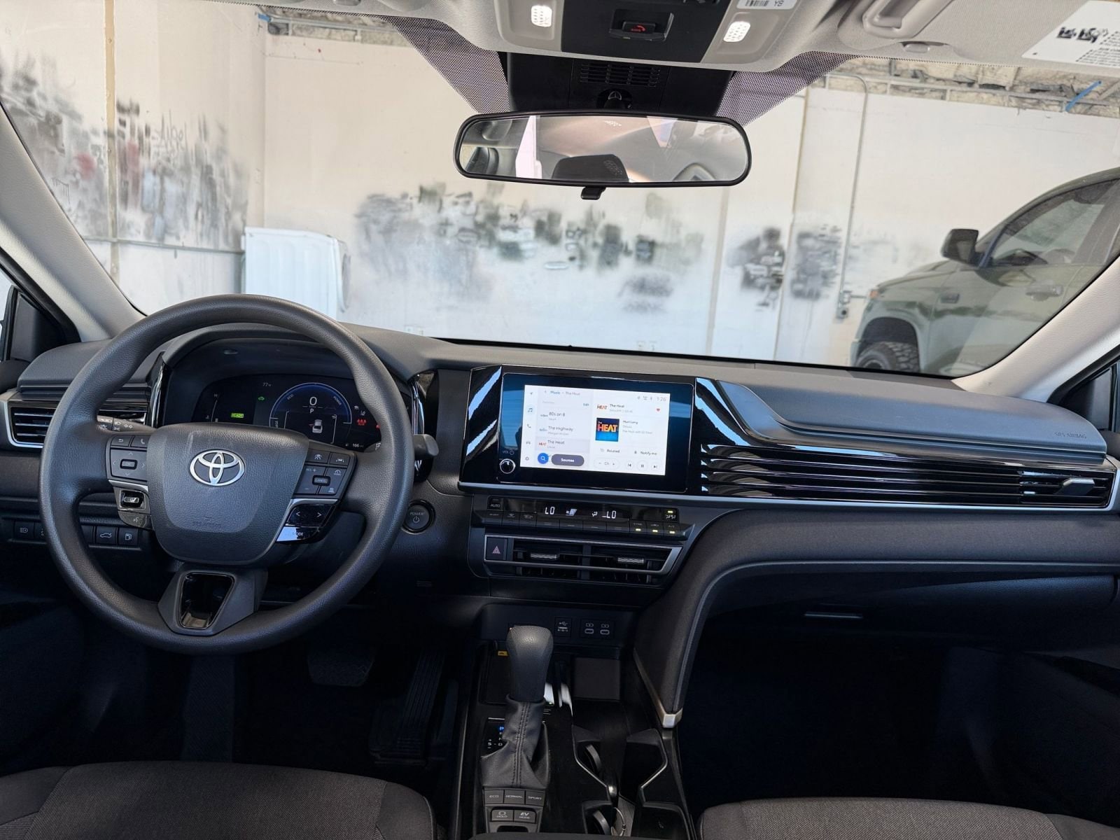 Thumbnail: 2025 Toyota Camry - 32