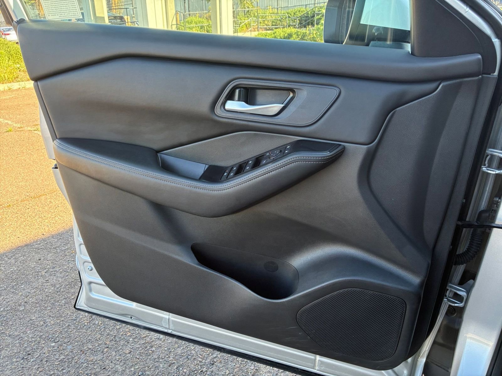 Thumbnail: 2025 Nissan Rogue - 18