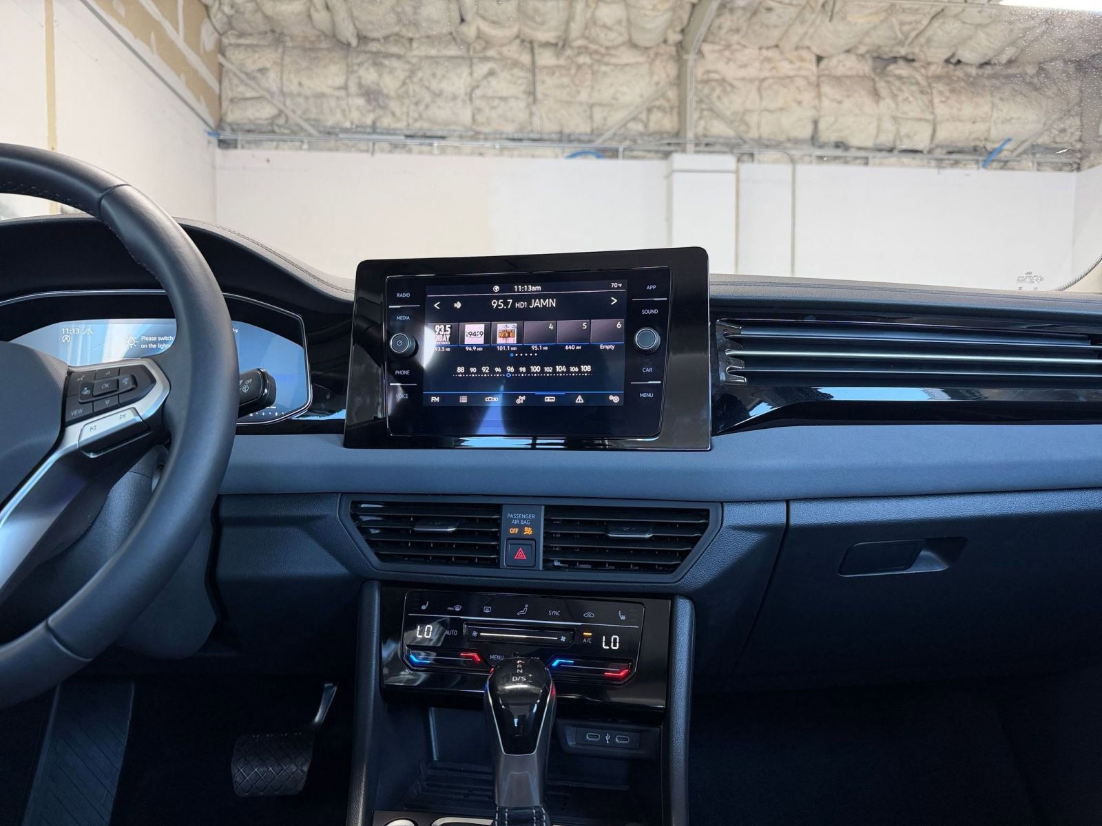 Thumbnail: 2025 Volkswagen Jetta - 18