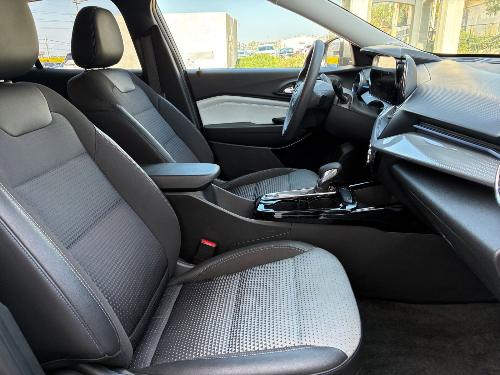 Thumbnail: 2025 Chevrolet Trax - 35