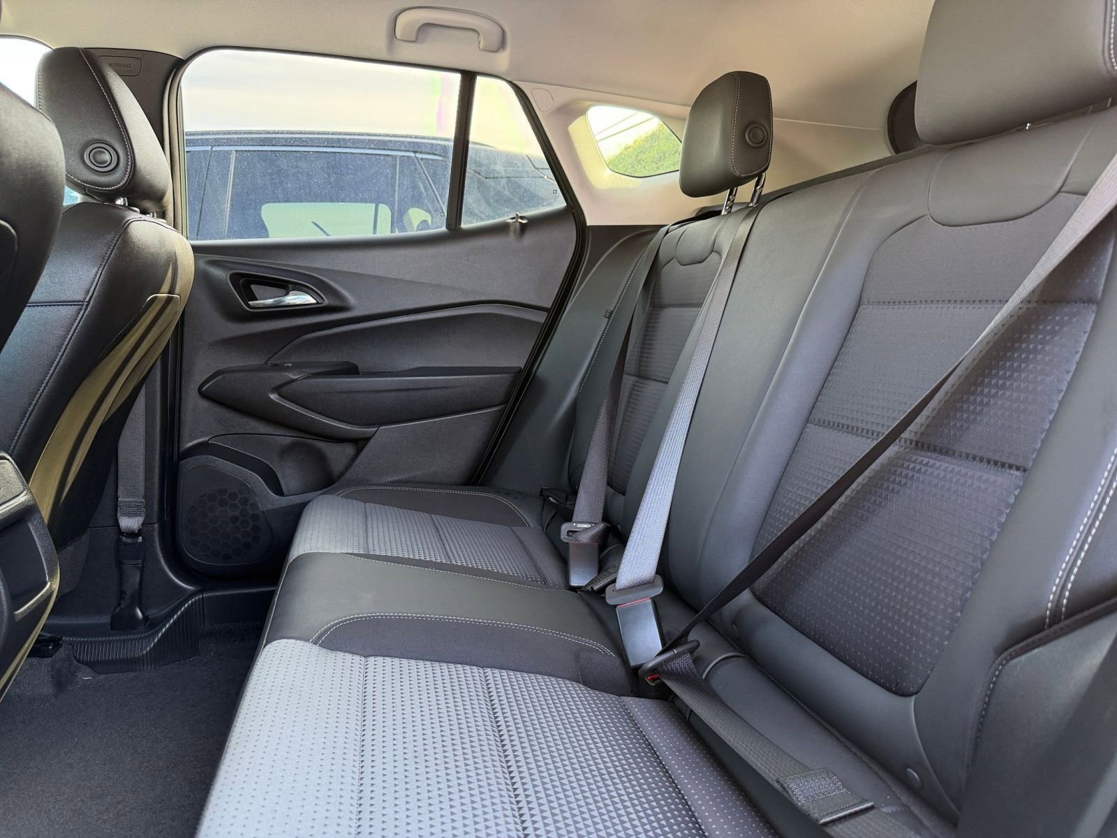 Thumbnail: 2025 Chevrolet Trax - 23