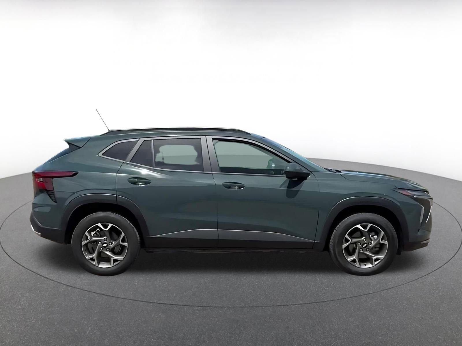 Thumbnail: 2025 Chevrolet Trax - 16